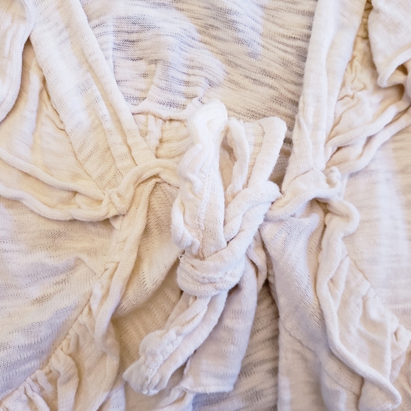 Gorgeous MOTH ruffle tie front cardigan - Picture 3 of 3